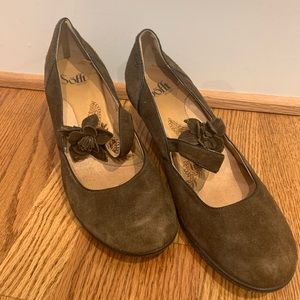 Sofft brown suede Mary Jane pumps